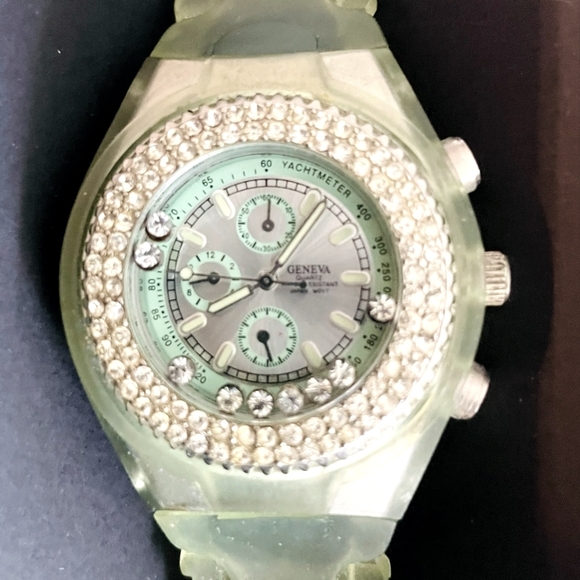 Geneva Quartz Japan Movement Wrist Watch Silver and Green Water Resist Jeweled main image 5